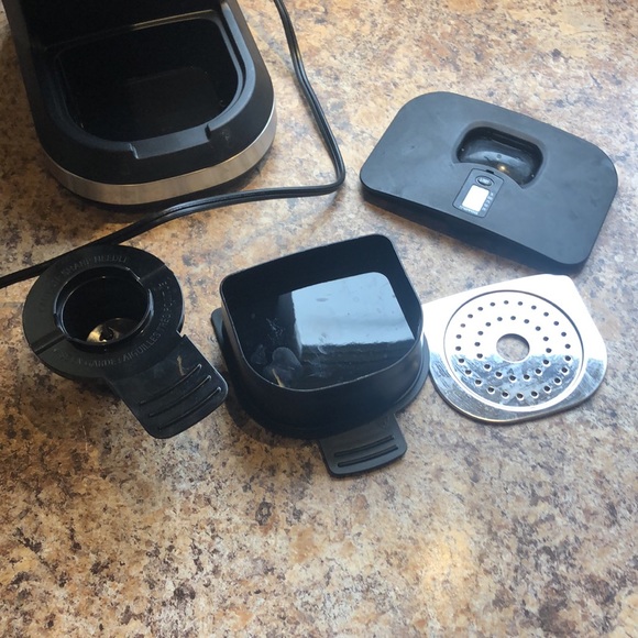 Famiworths single cup coffee/iced coffee maker. - Picture 5 of 5